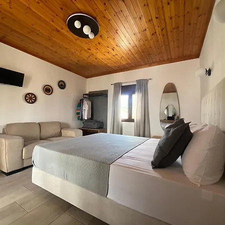 Central Guest House Skiathos Apartament *