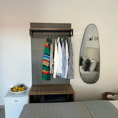 Central Guest House Skiathos 스키아토스 타운