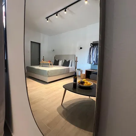 Central Guest House Skiathos * 스키아토스 타운