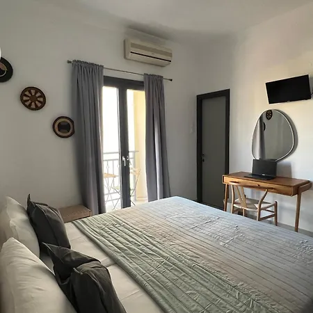 Central Guest House Skiathos 스키아토스 타운