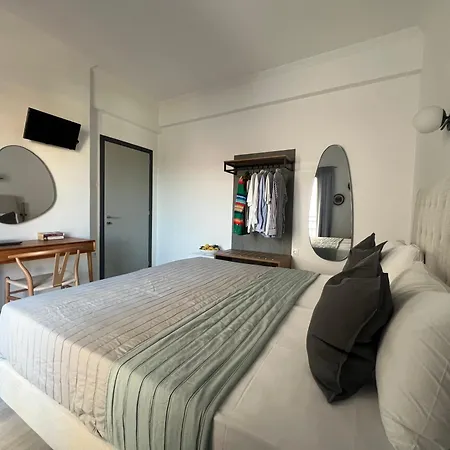 Central Guest House Skiathos 스키아토스 타운