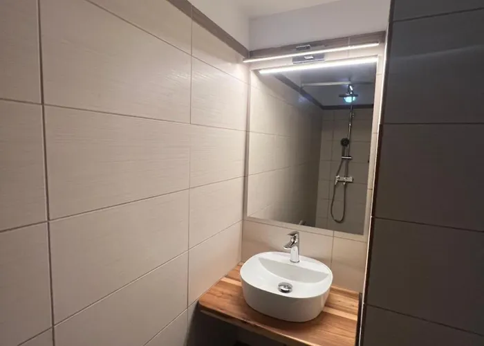 Central Guest House Skiathos * העיירה סקיאתוס