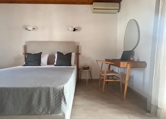 Central Guest House Skiathos Apartament *