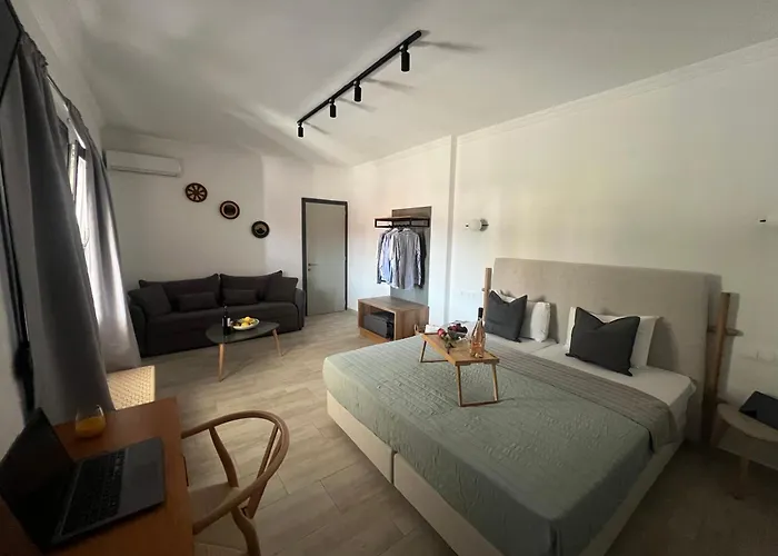 Central Guest House Skiathos דירה *